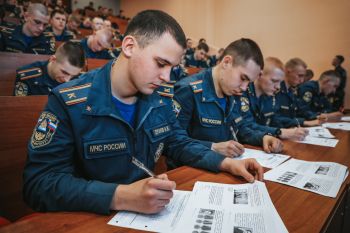 В Уральском институте ГПС МЧС России прошел «Диктант Победы»: в мероприятии приняли участие 750 человек