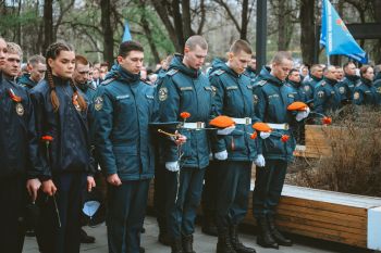 В Екатеринбурге личный состав нашего института принял участие в памятном мероприятии, посвященном 40-летию со дня катастрофы на Чернобыльской АЭС