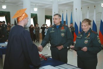 В Уральском институте ГПС МЧС России состоялся выпуск слушателей и студентов заочной формы обучения