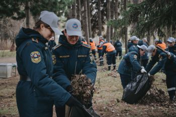 Курсанты нашего института внесли вклад в благоустройство Екатеринбурга: субботник в дендропарке и на территории института