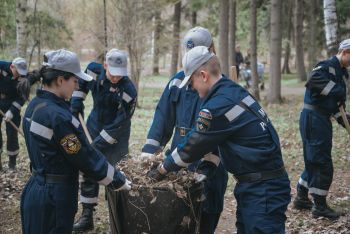 Курсанты нашего института внесли вклад в благоустройство Екатеринбурга: субботник в дендропарке и на территории института