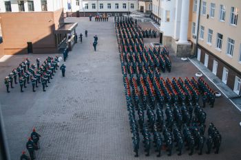 Торжественное построение в Уральском институте ГПС МЧС России в честь Дня пожарной охраны России