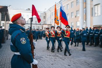 Торжественное построение в Уральском институте ГПС МЧС России в честь Дня пожарной охраны России