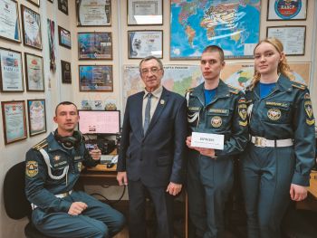 Радиолюбители Уральского института ГПС МЧС России дали старт международному Мемориалу «Победа – 81»