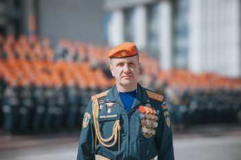 Поздравление начальника Уральского института с Днем Великой Победы