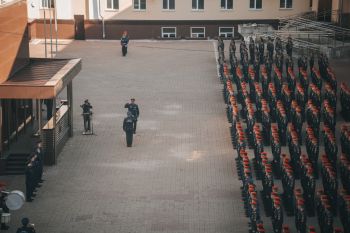 В институте прошло еженедельное утреннее построение В институте прошло еженедельное утреннее построение