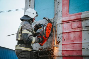В Седельниково прошли практические занятия по спасению на ж/д транспорте и боевому развертыванию