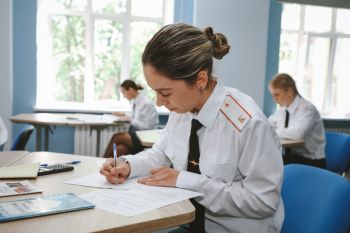 Проверка знаний перед новым этапом жизни: выпускники Уральского института ГПС МЧС России сдают государственный экзамен