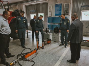 Представители института посетили ФАУ ДПО «Учебный центр ФПС по Челябинской области» Представители института посетили ФАУ ДПО «Учебный центр ФПС по Челябинской области»
