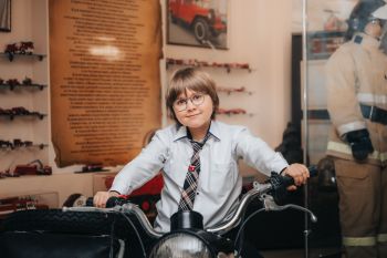 В День защиты детей в институте провели персональную экскурсию для Андрея В День защиты детей в институте провели персональную экскурсию для Андрея