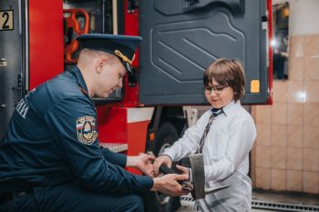 В День защиты детей в институте провели персональную экскурсию для Андрея В День защиты детей в институте провели персональную экскурсию для Андрея