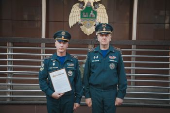В институте состоялось еженедельное утреннее построение личного состава