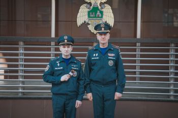 В институте состоялось еженедельное утреннее построение личного состава