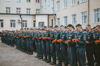 В институте состоялось еженедельное утреннее построение личного состава, приуроченное к 22 июня — Дню памяти и скорби В институте состоялось еженедельное утреннее построение личного состава, приуроченное к 22 июня — Дню памяти и скорби