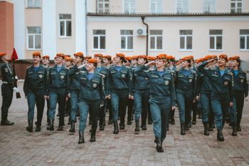 В институте состоялось еженедельное утреннее построение личного состава, приуроченное к 22 июня — Дню памяти и скорби В институте состоялось еженедельное утреннее построение личного состава, приуроченное к 22 июня — Дню памяти и скорби