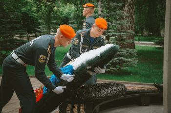 В институте состоялось еженедельное утреннее построение личного состава, приуроченное к 22 июня — Дню памяти и скорби В институте состоялось еженедельное утреннее построение личного состава, приуроченное к 22 июня — Дню памяти и скорби