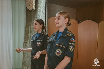 Огонь — не игрушка: курсанты нашего института провели яркий урок безопасности в детском саду № 196 Огонь — не игрушка: курсанты нашего института провели яркий урок безопасности в детском саду № 196