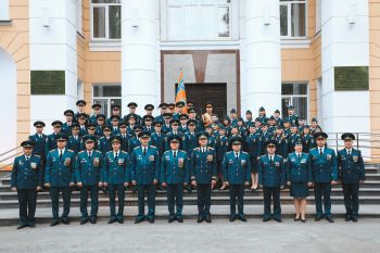 Торжественное вручение погон молодым специалистам 