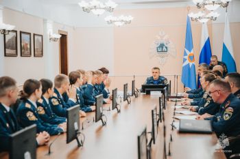 Встреча в родных стенах: начальник института приветствовал новых сотрудников — выпускников 2026 года