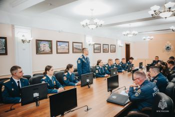 Встреча в родных стенах: начальник института приветствовал новых сотрудников — выпускников 2026 года