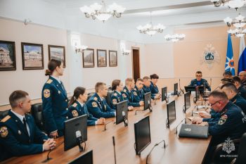 Встреча в родных стенах: начальник института приветствовал новых сотрудников — выпускников 2026 года