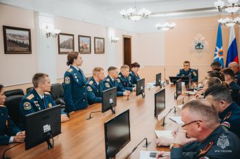 Встреча в родных стенах: начальник института приветствовал новых сотрудников — выпускников 2026 года