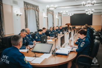 Встреча в родных стенах: начальник института приветствовал новых сотрудников — выпускников 2026 года