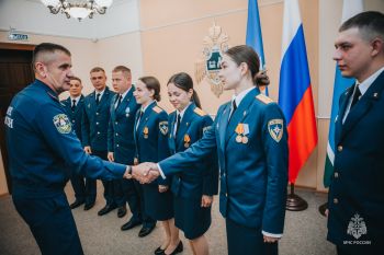 Встреча в родных стенах: начальник института приветствовал новых сотрудников — выпускников 2026 года