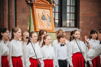 Торжественное открытие фотовыставки «Жизнь в служении» Торжественное открытие фотовыставки «Жизнь в служении»