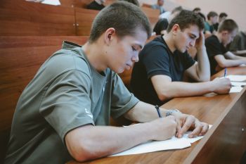 В Уральском институте ГПС МЧС России продолжается приемная кампания: абитуриенты проходят вступительные испытания 