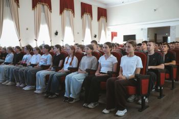 Начальник института провел беседу с абитуриентами Начальник института провел беседу с абитуриентами
