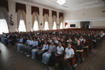 Начальник института провел беседу с абитуриентами Начальник института провел беседу с абитуриентами