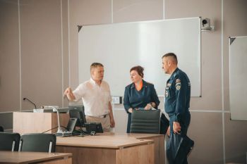 Начальник Уральского института ГПС МЧС России посетил с рабочей поездкой кампус УрФУ Начальник Уральского института ГПС МЧС России посетил с рабочей поездкой кампус УрФУ