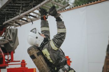 Курсанты Уральского института ГПС МЧС России продемонстрировали силу и профессионализм на соревнованиях «Сила Урала» Курсанты Уральского института ГПС МЧС России продемонстрировали силу и профессионализм на соревнованиях «Сила Урала»