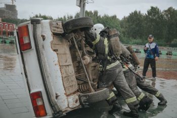 Курсанты Уральского института ГПС МЧС России продемонстрировали силу и профессионализм на соревнованиях «Сила Урала» Курсанты Уральского института ГПС МЧС России продемонстрировали силу и профессионализм на соревнованиях «Сила Урала»