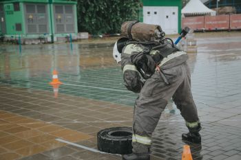 Курсанты Уральского института ГПС МЧС России продемонстрировали силу и профессионализм на соревнованиях «Сила Урала» Курсанты Уральского института ГПС МЧС России продемонстрировали силу и профессионализм на соревнованиях «Сила Урала»