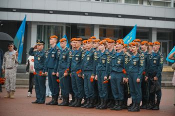 В Екатеринбурге почтили память воинов-десантников В Екатеринбурге почтили память воинов-десантников