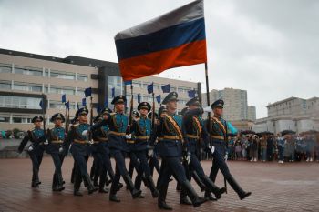 В Екатеринбурге почтили память воинов-десантников В Екатеринбурге почтили память воинов-десантников
