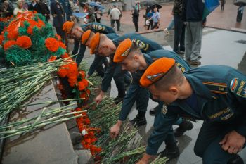 В Екатеринбурге почтили память воинов-десантников В Екатеринбурге почтили память воинов-десантников