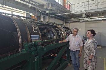 Сотрудники института посетили Экспериментально-производственный комбинат УрФУ Сотрудники института посетили Экспериментально-производственный комбинат УрФУ
