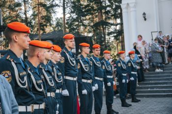 Курсанты института приняли участие в престольном празднике Курсанты института приняли участие в престольном празднике