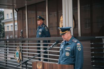 В институте прошло утреннее построение В институте прошло утреннее построение