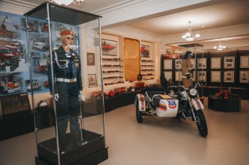 В музее Уральского института ГПС МЧС России размещены новые экспозиционные материалы В музее Уральского института ГПС МЧС России размещены новые экспозиционные материалы