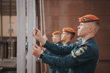 В институте отметили День Государственного флага Российской Федерации В институте отметили День Государственного флага Российской Федерации
