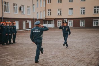 В институте отметили День Государственного флага Российской Федерации