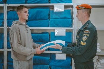 Первый день в строю Первый день в строю