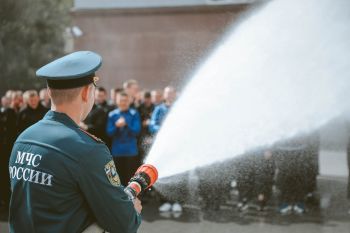 Первокурсники прошли испытание на право ношения оранжевого берета Первокурсники прошли испытание на право ношения оранжевого берета