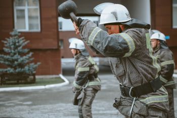 Первокурсники прошли испытание на право ношения оранжевого берета Первокурсники прошли испытание на право ношения оранжевого берета