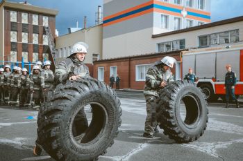 Первокурсники прошли испытание на право ношения оранжевого берета Первокурсники прошли испытание на право ношения оранжевого берета