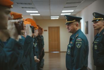 В Уральском институте ГПС МЧС России прошел смотр внешнего вида личного состава В Уральском институте ГПС МЧС России прошел смотр внешнего вида личного состава